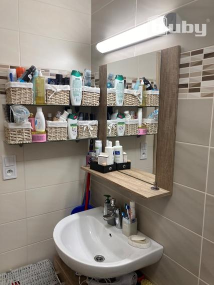 PREDAJ 3 IZBOVÝ BYT S BALKÓNOM A PARKOVANÍM, POV.BYSTRICA