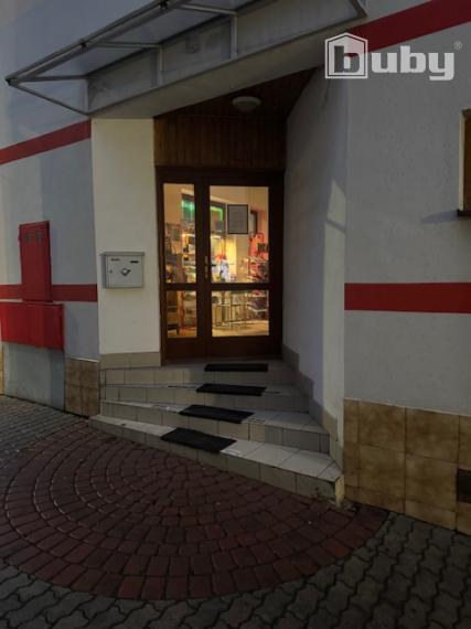 Obchodné priestory so skladom 150 m2, prenájom, Žilina