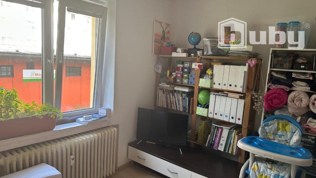 PREDAJ 1 IZBOVÝ BYT LÁNSKA POVAŽSKÁ BYSTRICA