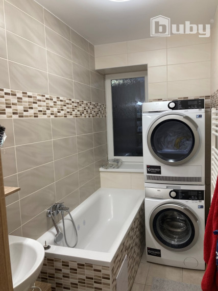 PREDAJ 3 IZBOVÝ BYT S PARKOVACÍM MIESTOM, POV.BYSTRICA, ZĽAVA !