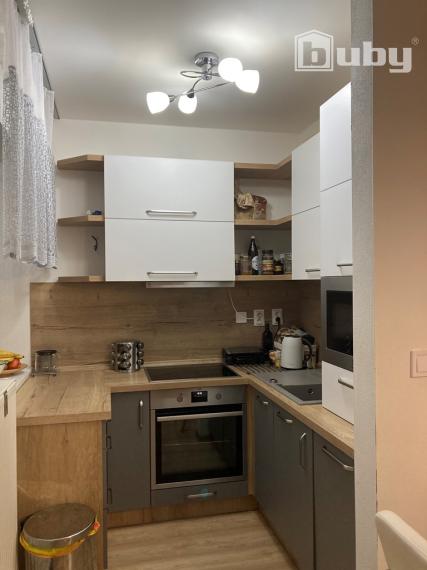 PREDAJ 3 IZB.BYT S PARKOVACÍM MIESTOM, POV.BYSTRICA, ZĽAVA!