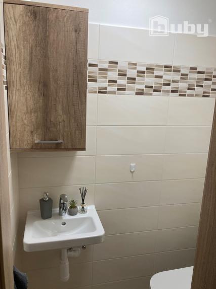 PREDAJ 3 IZB.BYT S PARKOVACÍM MIESTOM, POV.BYSTRICA, ZĽAVA!