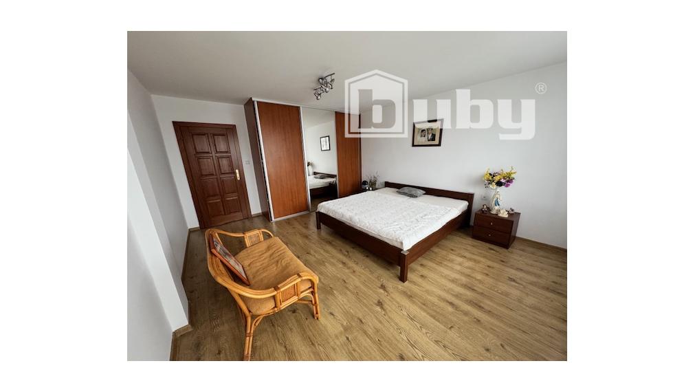 Rodinný dom 250 m2, pozemok 879m2, predaj, Kunerad
