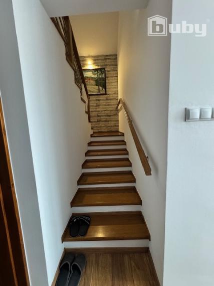 Rodinný dom 250 m2, pozemok 879m2, predaj, Kunerad