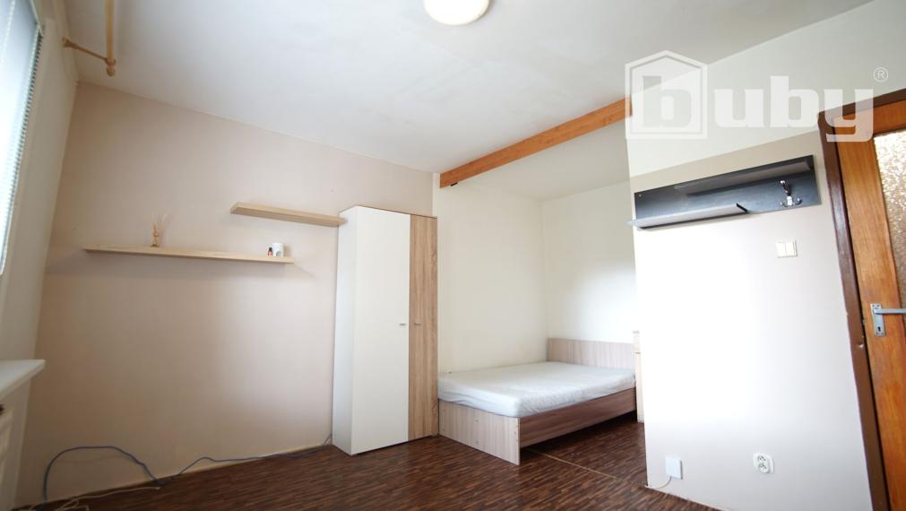 Na predaj 1 izbový byt (bauring) 30 m2, čiastočná rekonštrukcia.