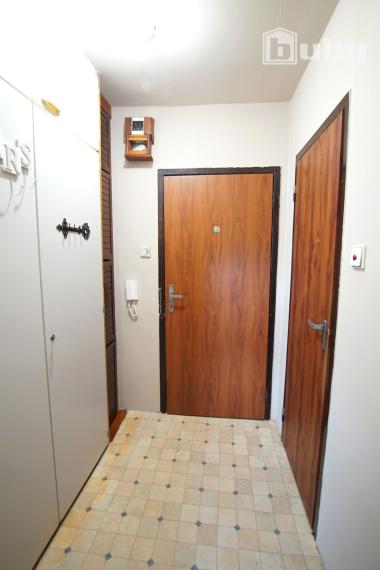 Na predaj 1 izbový byt (bauring) 30 m2, čiastočná rekonštrukcia.