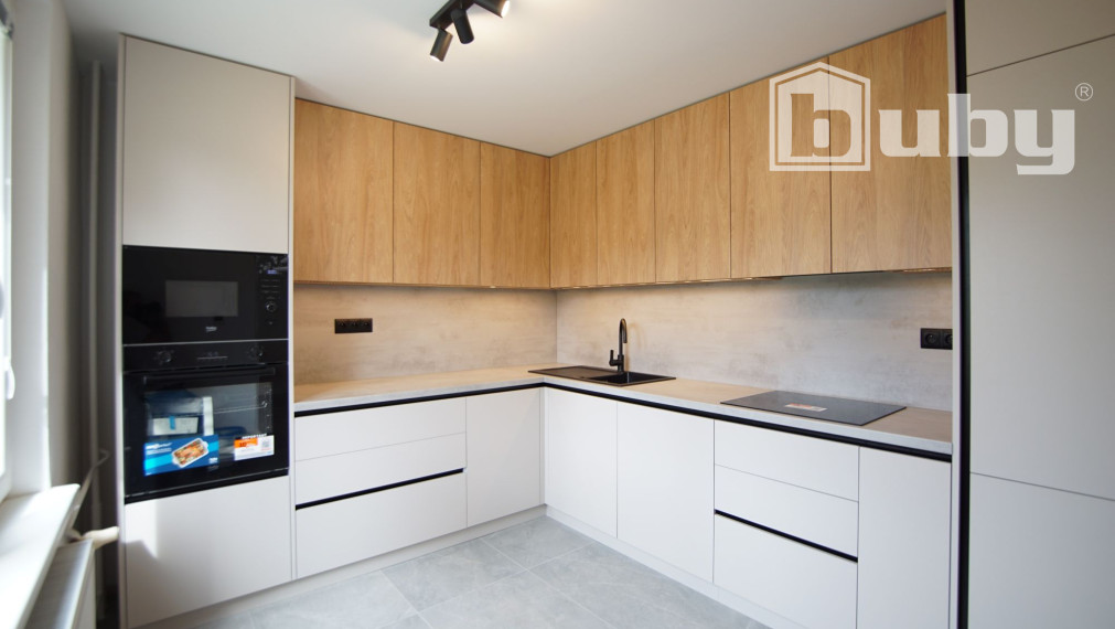 Na predaj 3 izbový byt, kompletná rekonštrukcia, 85 m².