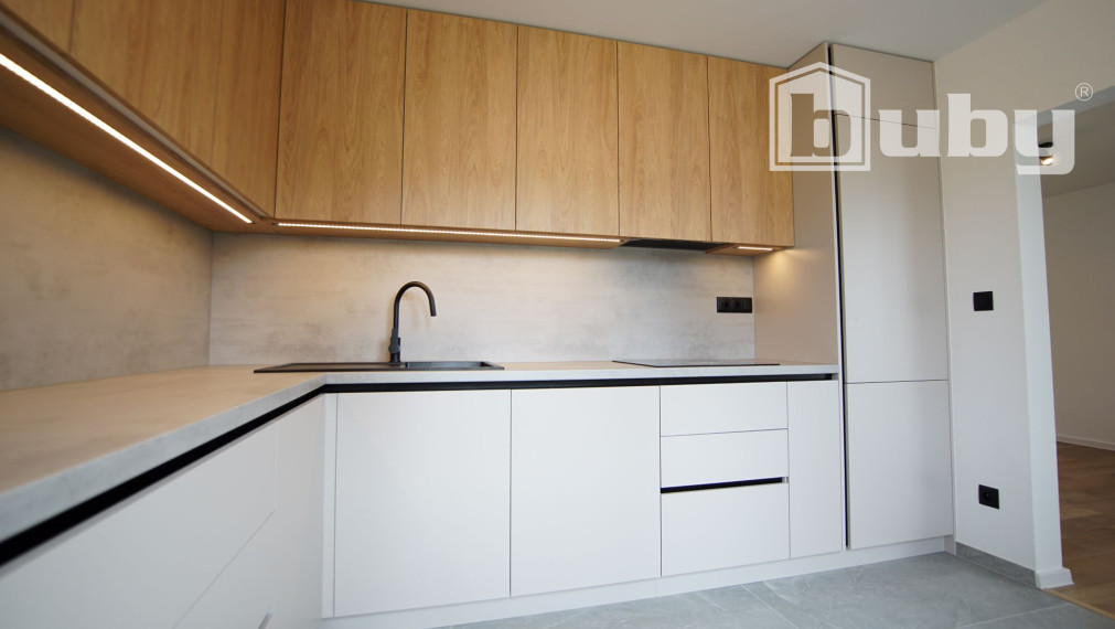 Na predaj 3 izbový byt, kompletná rekonštrukcia, 85 m².