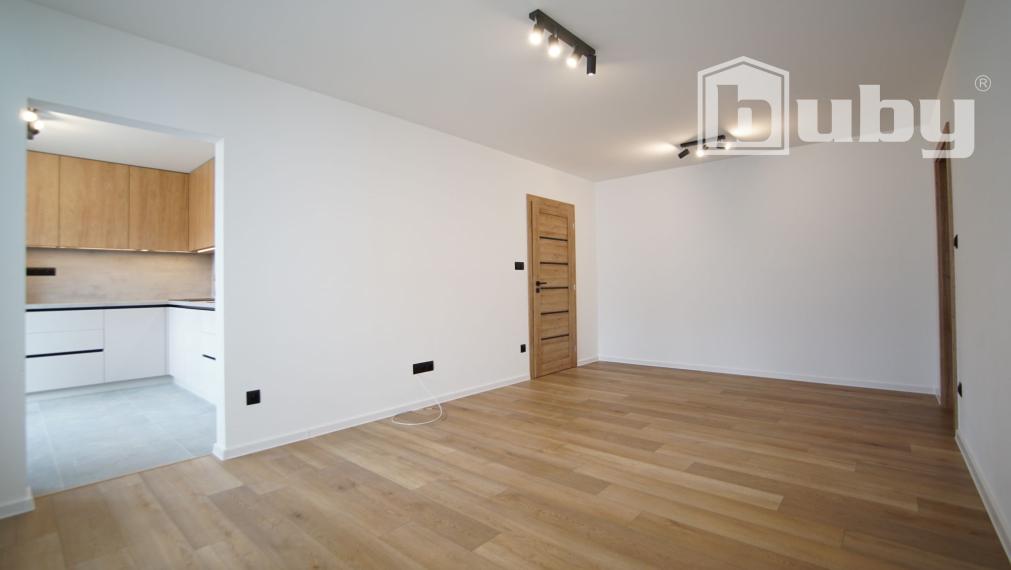 Veľkometrážny zrekonštruovaný 3-izbový byt (85 m²) na predaj.
