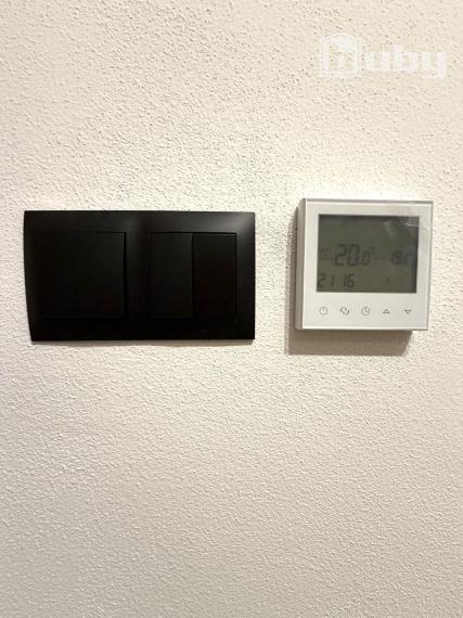 Veľkometrážny zrekonštruovaný 3-izbový byt (85 m²) na predaj.