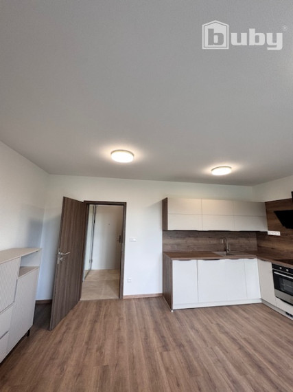Prenájom nový 1 izbový byt 38 m2, balkón, Košútska, Martin