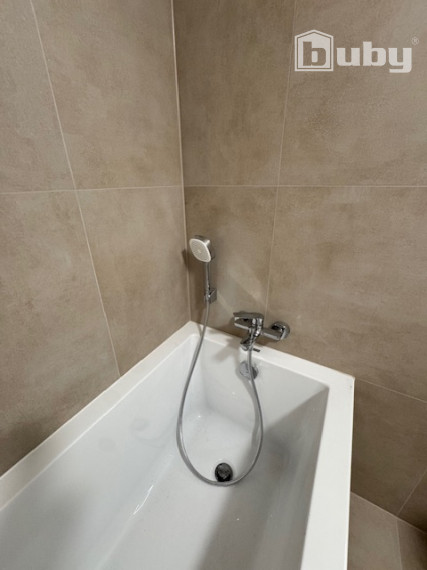 Prenájom nový 1 izbový byt 38 m2, balkón, Košútska, Martin