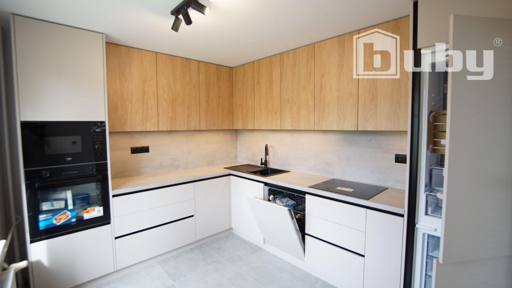 Predám kompletne zrekonštruovaný 3-izbový byt (85 m²), Vrútky.