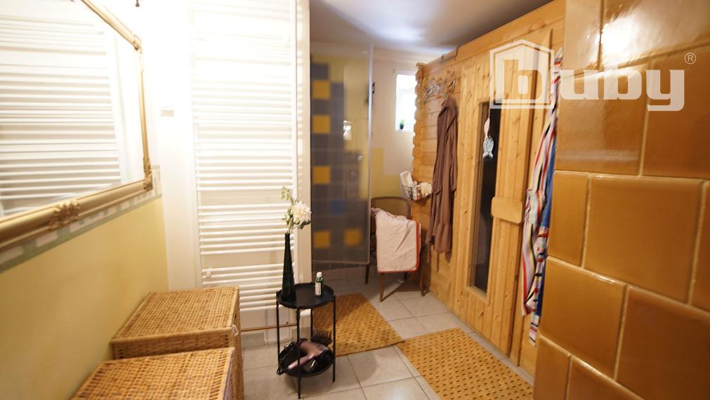 Predám rodinný dom v Martine na Stráňach.