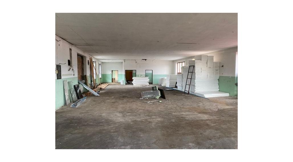 Prenájom komerčných priestorov 324 m2 Rajec