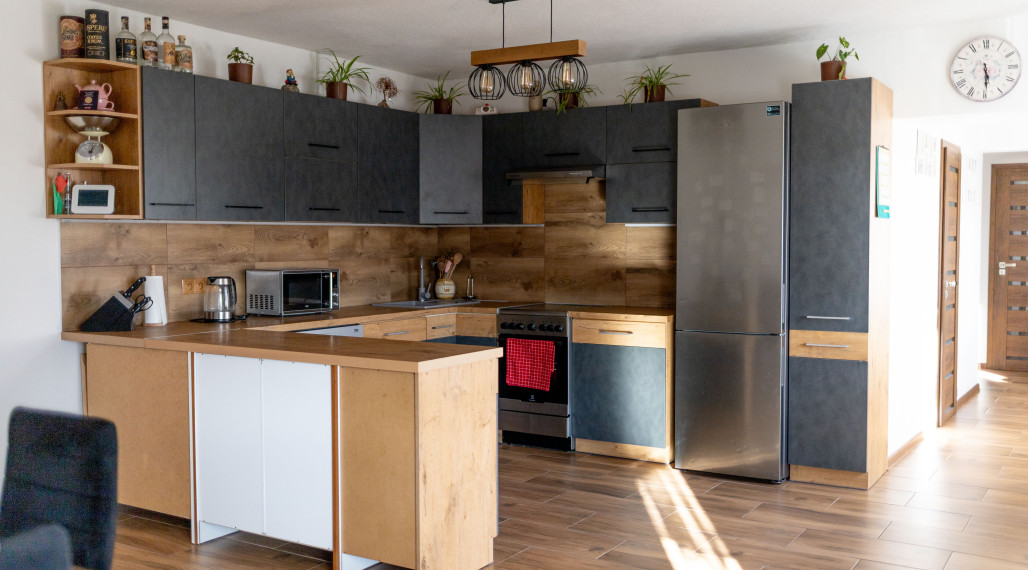 PREDAJ - 5 IZBOVÝ RODINNÝ DOM,BELUŠA, PÚCHOV, POZEMOK 726 m2