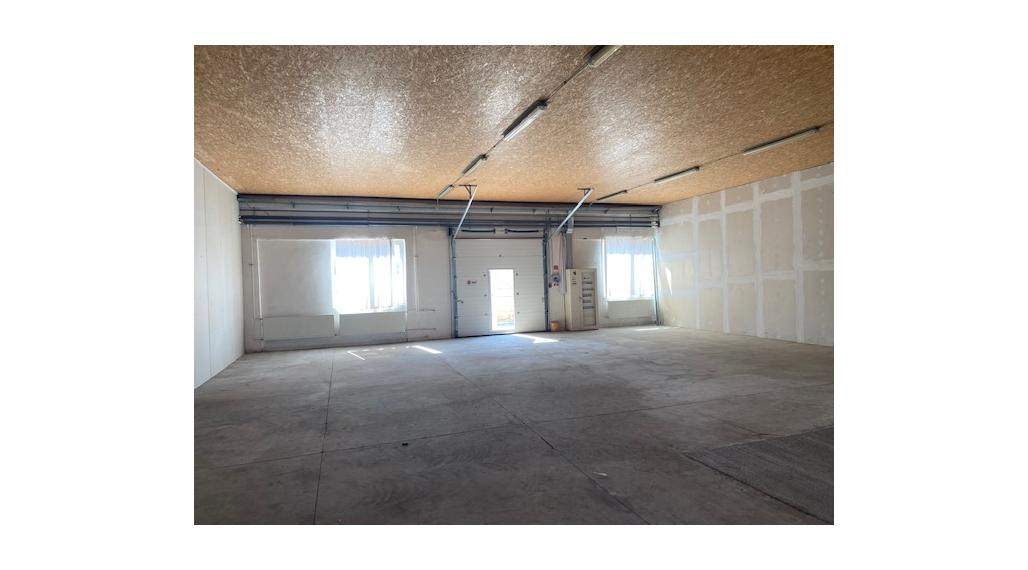 Skladové priestory 400 m2 s príslušenstvom, prenájom, Rajec