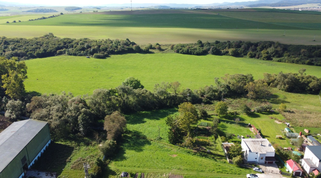 Veľký, rovinatý pozemok na predaj, Žabokreky, 3 860 m2.
