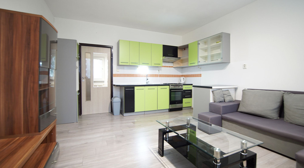 Na prenájom 2 izbový byt (49 m2) Záturčí, Martin.