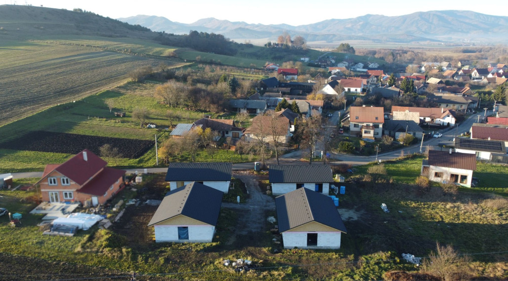 Novostavby murovaných rodinných domov v obci Socovce na predaj, okres Martin.
