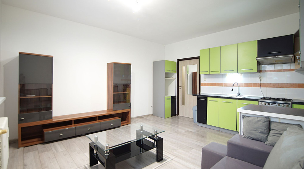 Na prenájom 2 izbový byt (49 m2), Záturčie, Martin.