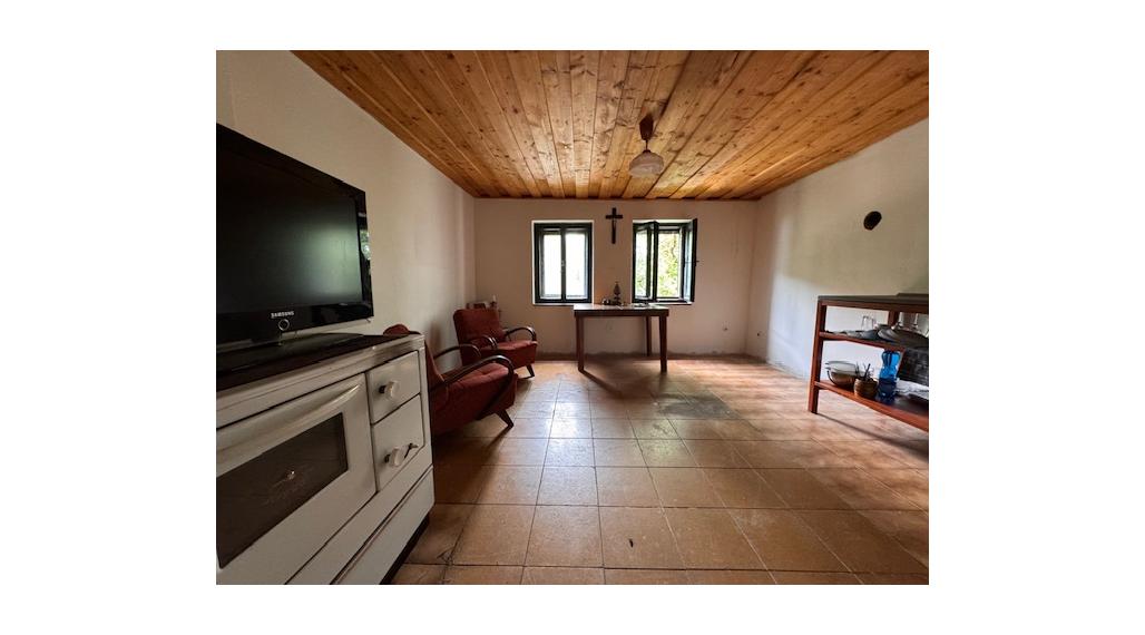 Chalupa s pozemkom 776 m2, Dolná Maríková - Hadoše