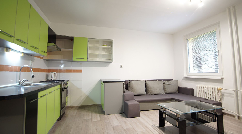 Na prenájom 2 izbový byt v  Záturčí, Martin.