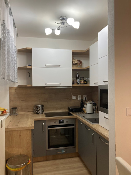 PREDAJ 3 IZBOVÝ BYT S BALKÓNOM A PARKOVANÍM, POV.BYSTRICA