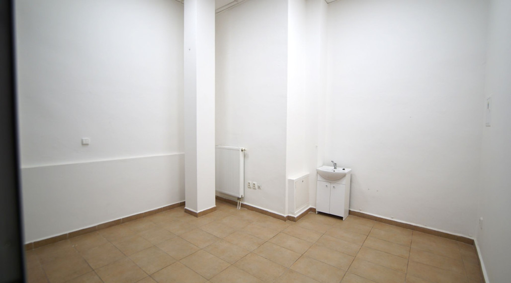 Na prenájom kancelária, 14 m2, centrum Martina.