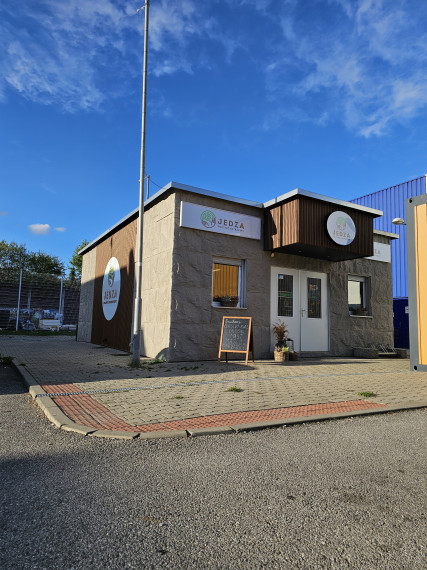 PREDAJ - KONTAJNEROVÁ PREDAJŇA POVAŽSKÁ BYSTRICA, 75 m2