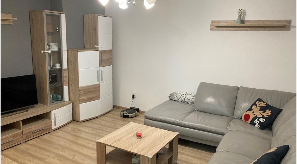 PREDAJ 3 IZBOVÝ BYT S BALKÓNOM A PARKOVANÍM, POV.BYSTRICA