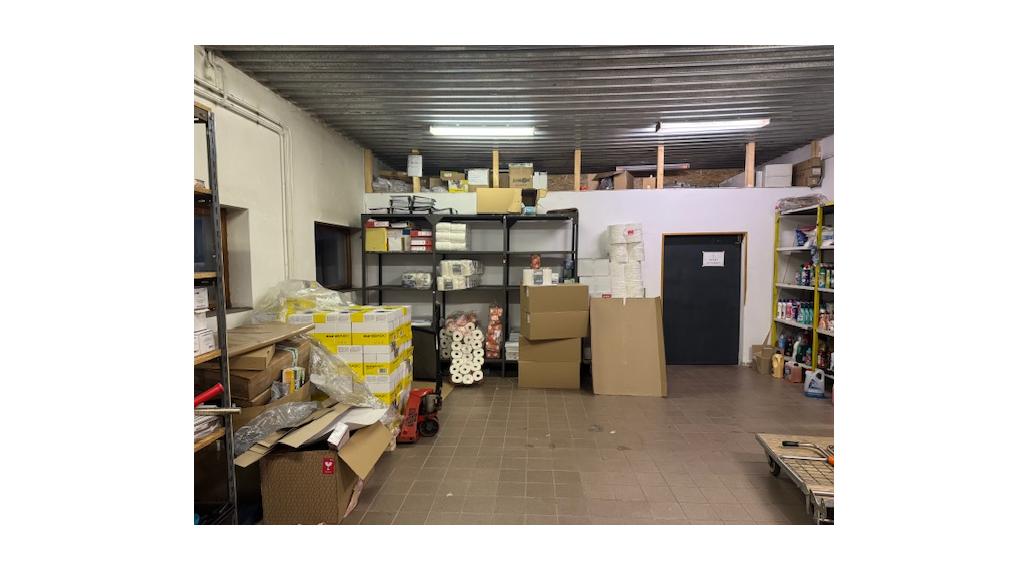 Obchodné priestory so skladom 150 m2, prenájom, Žilina