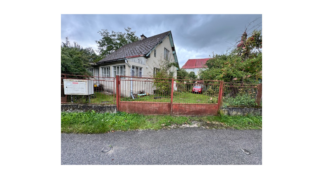 Rodinný dom, veľký pozemok 1009 m2, predaj, Papradno