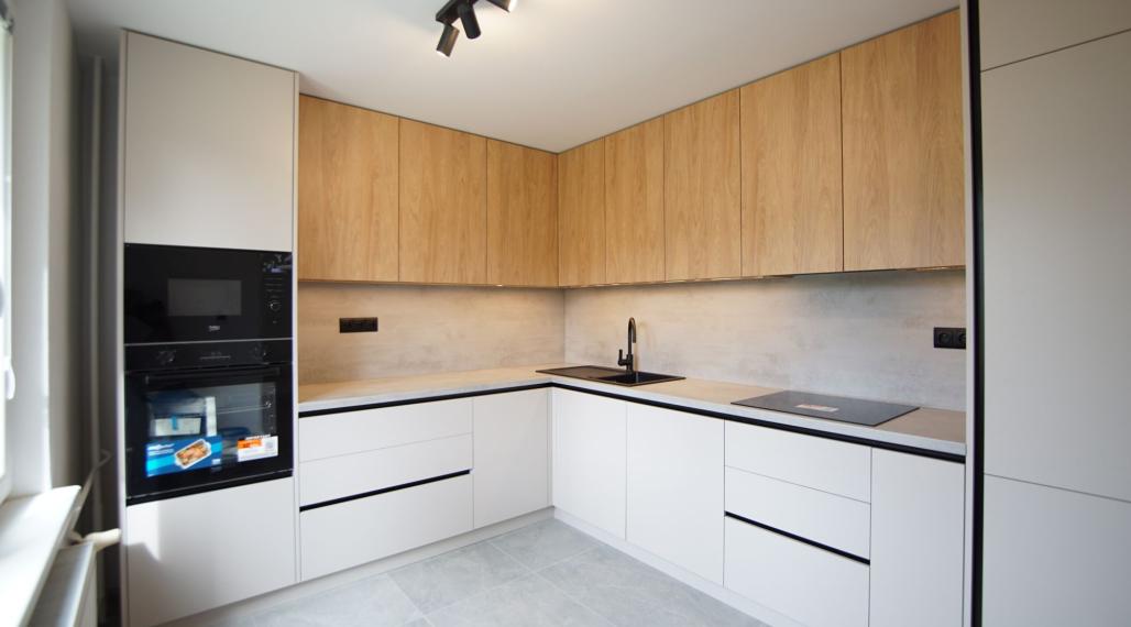 Veľkometrážny zrekonštruovaný 3-izbový byt (85 m²) na predaj.