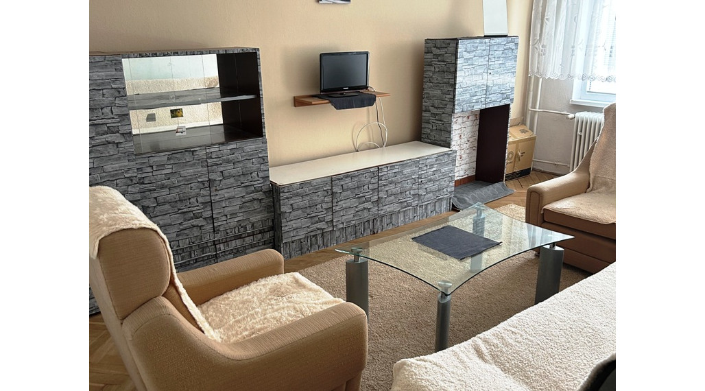 PRENÁJOM - 2 IZBOVÝ BYT STRED POVAŽSKÁ BYSTRICA