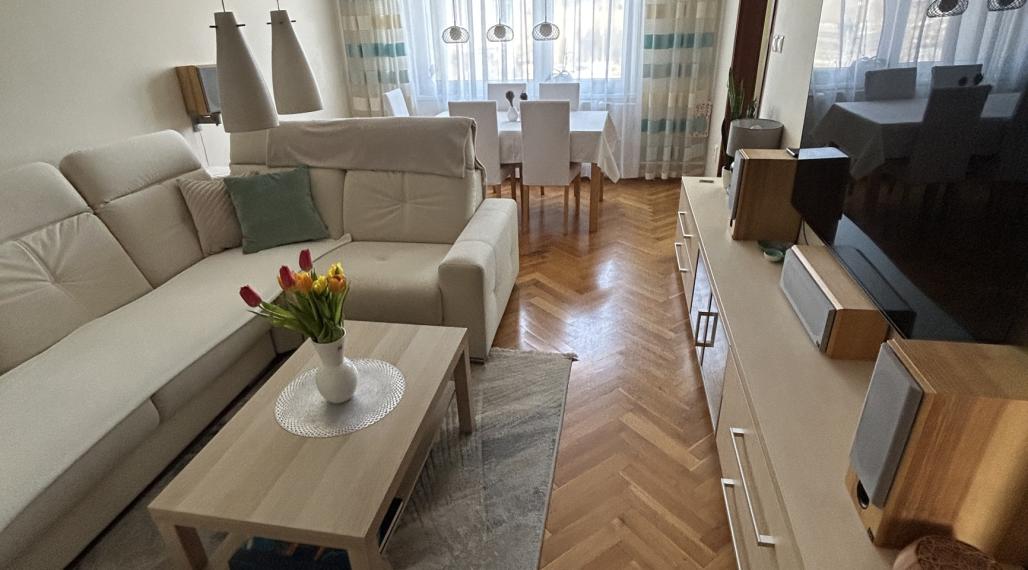 PREDAJ-TOP 3 IZBOVÝ BYT S 2 BALKÓNMI,STRED,POVAŽSKÁ BYSTRICA