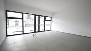 Na prenájom 2 izbový byt / nebytový priestor v novostavbe s parkovacím miestom. - fotografia 1