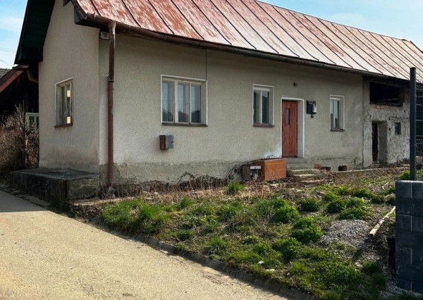 PREDAJ - RODINNÝ DOM DOLNÁ MARIKOVÁ OKRES POVAŽSKÁ BYSTRICA