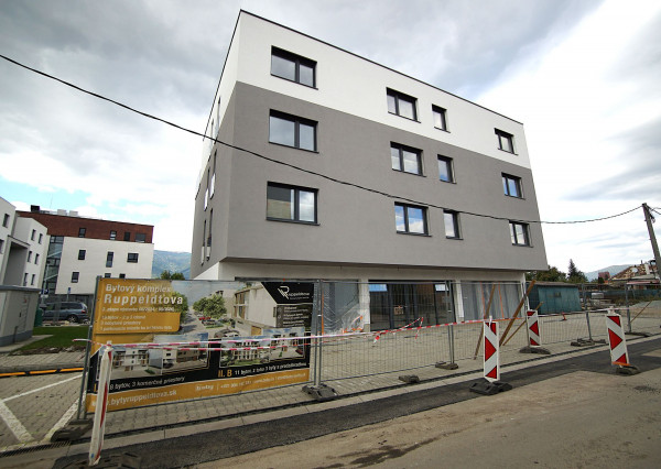 Na predaj komerčný - nebytový priestor / apartmán  IB_NP_2B, v novostavbe v Martine, - širšie centrum.