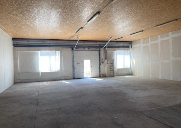 Skladové priestory 400 m2 s príslušenstvom, prenájom, Rajec