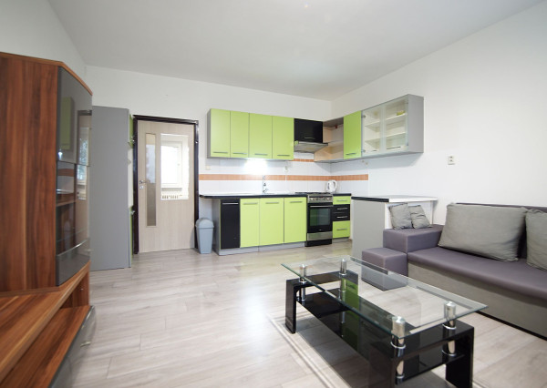 Na prenájom 2 izbový byt (49 m2) Záturčí, Martin.