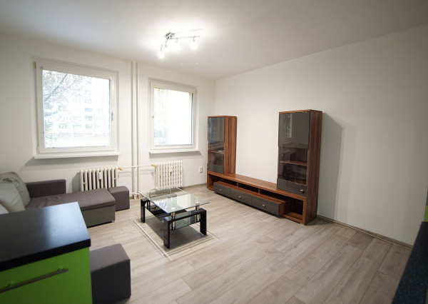 Prenajmem 2 izbový byt (49 m2), na sídlisku Záturčie, Martin.