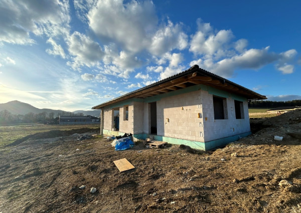 Nový rodinný dom - bungalov, Slovany, okres Martin.