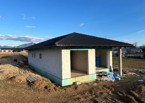 Na predaj rodinný dom - bungalov, obec Slovany, okres Martin.