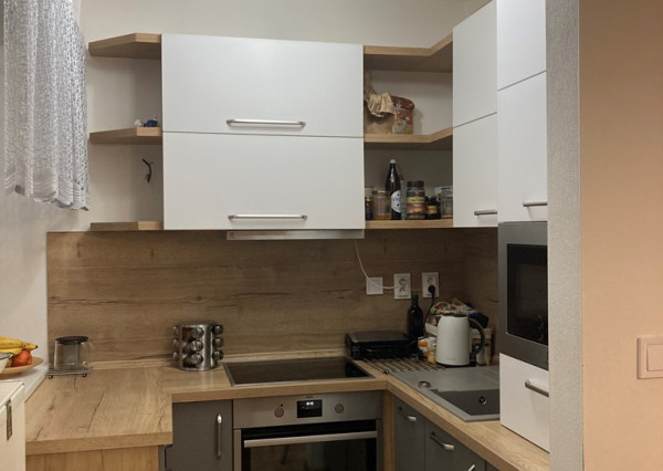 PREDAJ 3 IZBOVÝ BYT S BALKÓNOM A PARKOVANÍM, POV.BYSTRICA