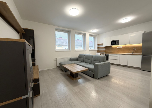 1 izbový byt s parkovacím miestom na prenájom, Martin - Podháj.