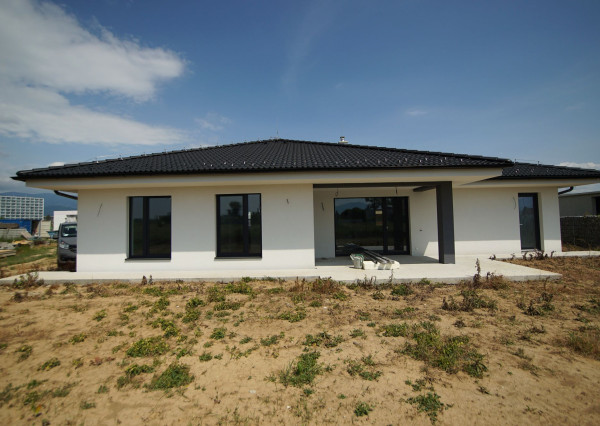 Rodinný dom s garážou na predaj, novostavba Martin-Tomčany.