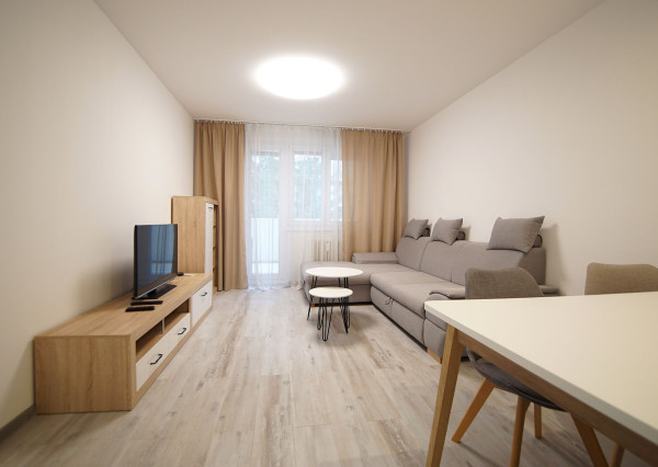 Na prenájom 2 izbový byt v centre mesta Martin, Thurzova ulica.