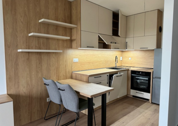 Prenájom 2 izbový byt 47 m2 s balkónom a parkovacím miestom, Martin