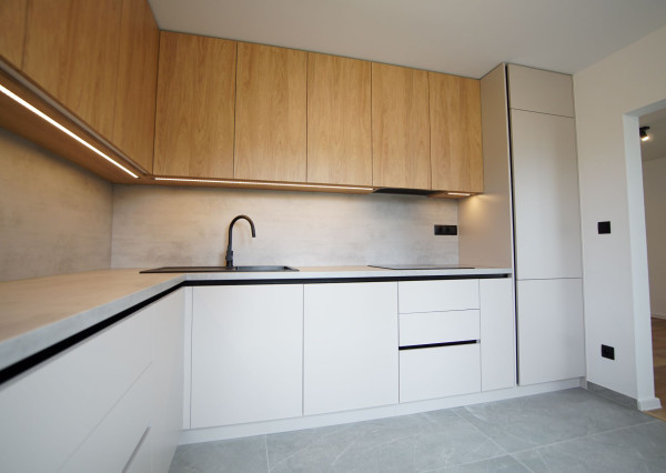 Veľký nadštandardne zrekonštruovaný 3 izbový byt na predaj, 85 m².